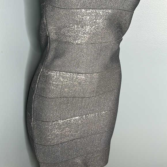 bebe lurex foil print bandage dress silver color one shoulder size M - Picture 2 of 5